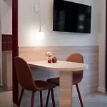Wine 20 Cismigiu Park شقة بوخارست