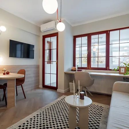 Wine 20 Cismigiu Park * Bucarest